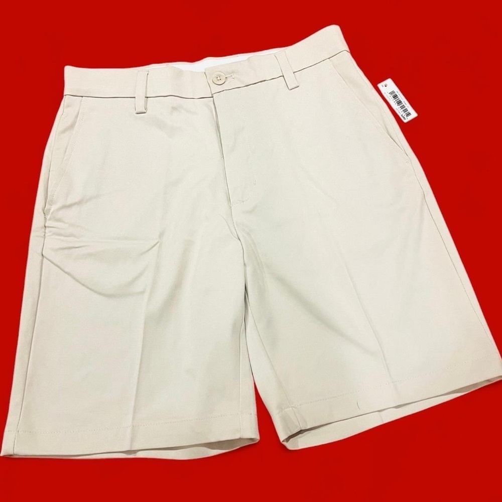 Amazon Essentials Men’s Golf Chino Shorts Light Khaki Size 30W